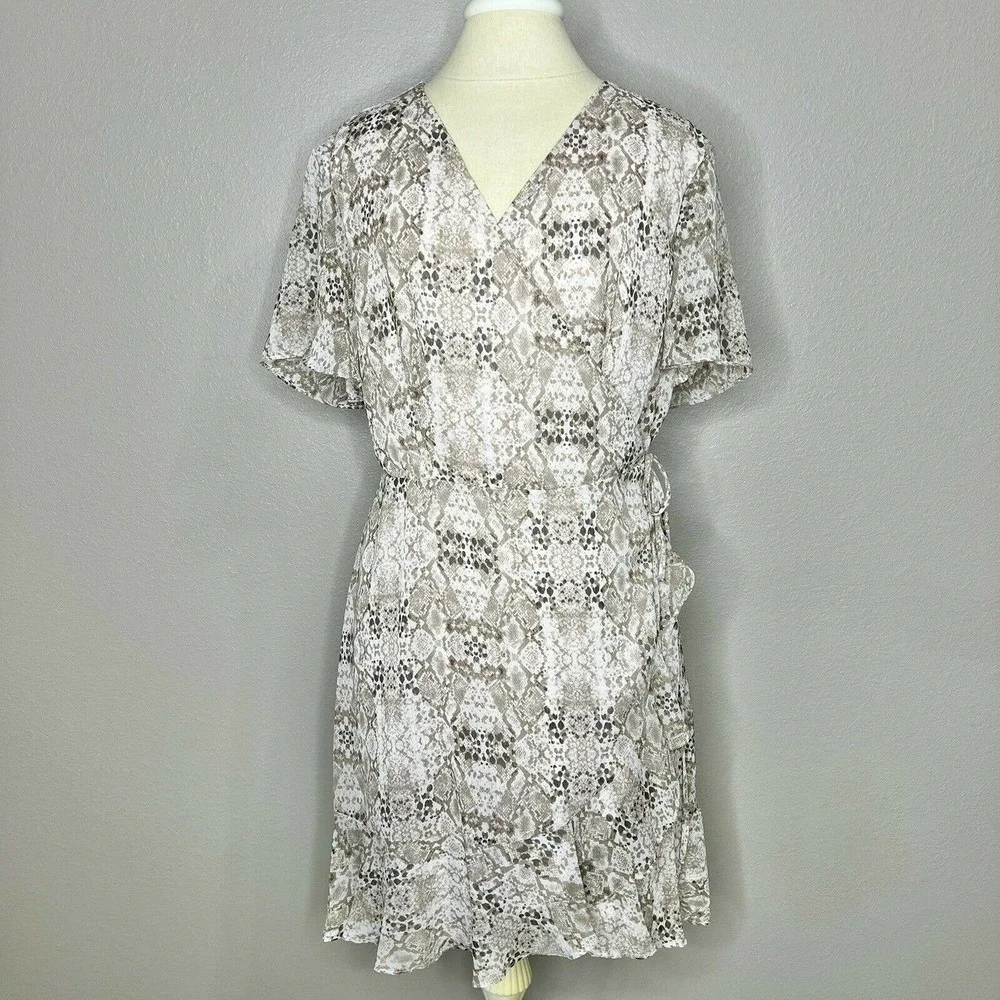 All in Favor ISABELLA Neutral Beige Snakeskin Short Sleeve Wrap Dress XL NWT - Picture 13 of 14